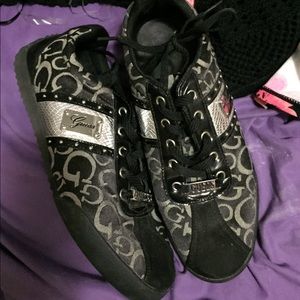 Guess brand size 10